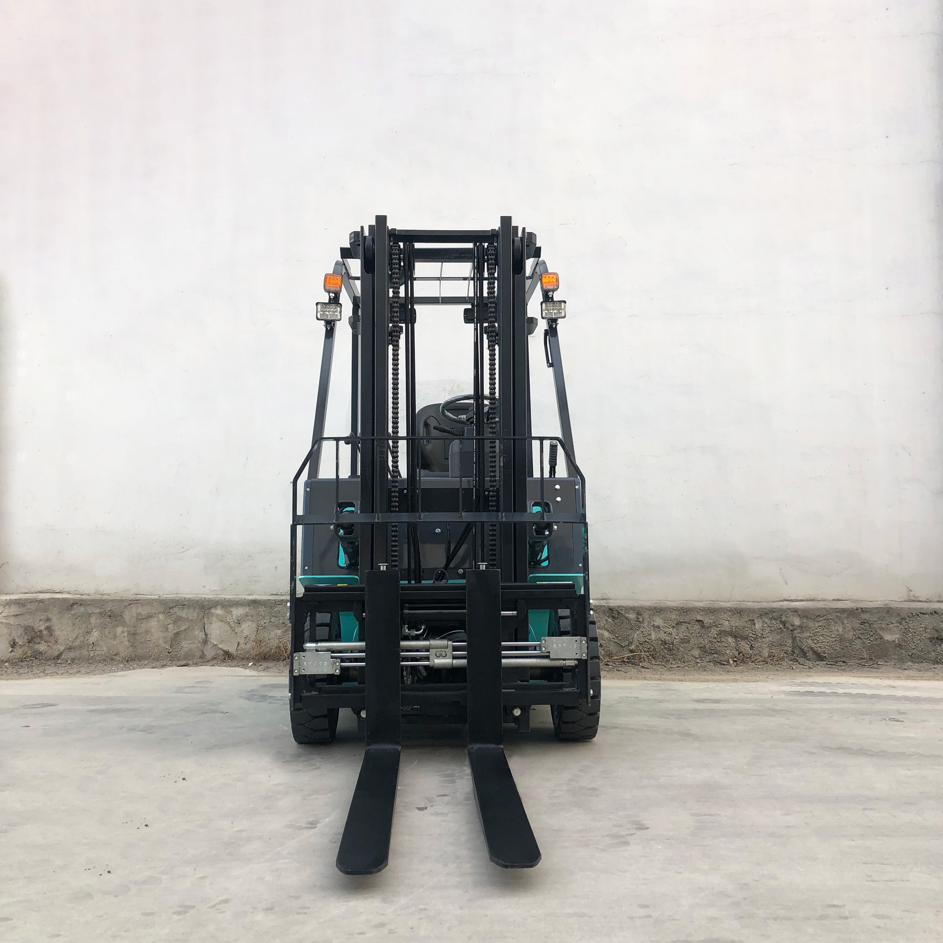 2.5t small energy-saving electric forklift four-wheel lead-acid forklift