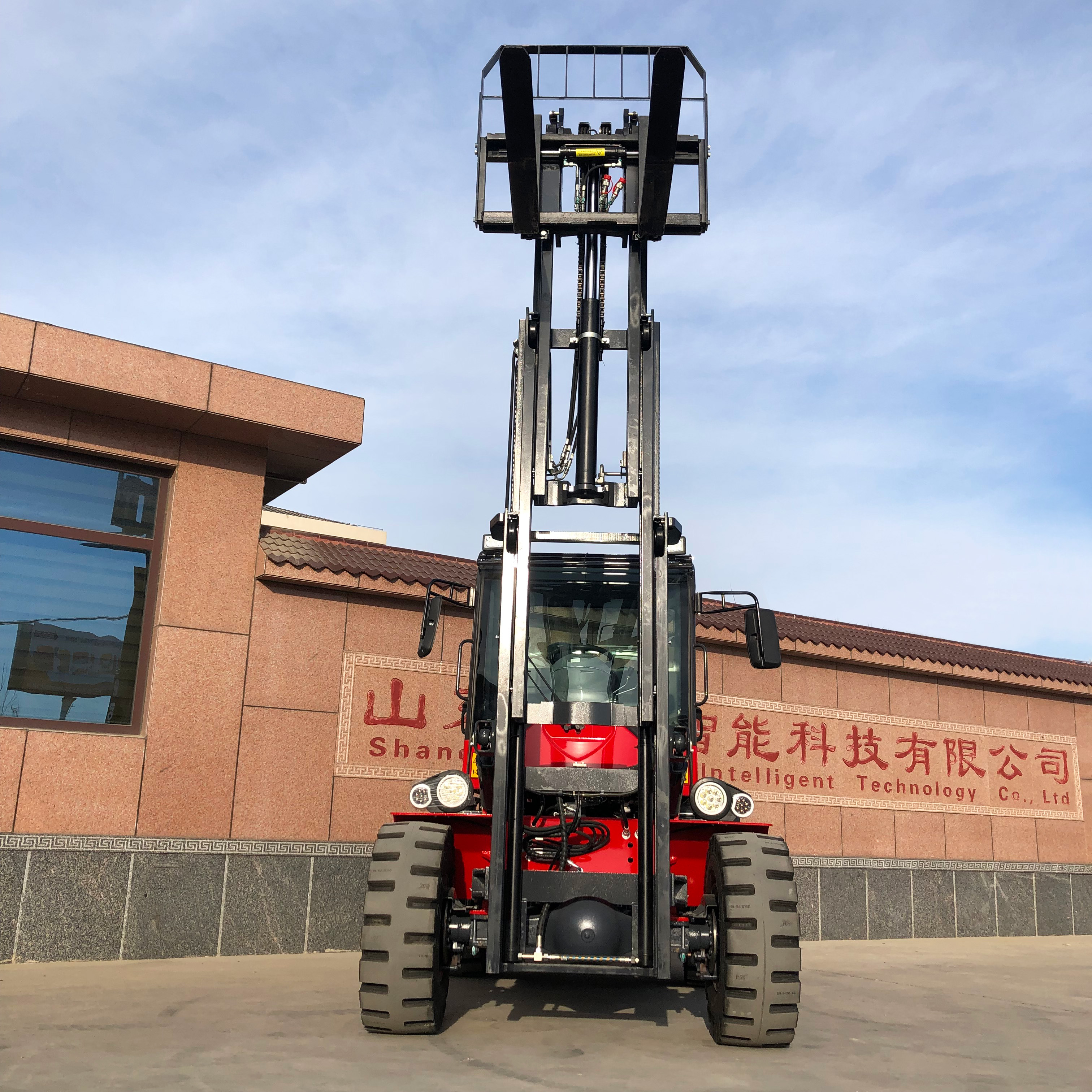 Four wheel drive all terrain high horsepower four-wheel drive off-road forklift