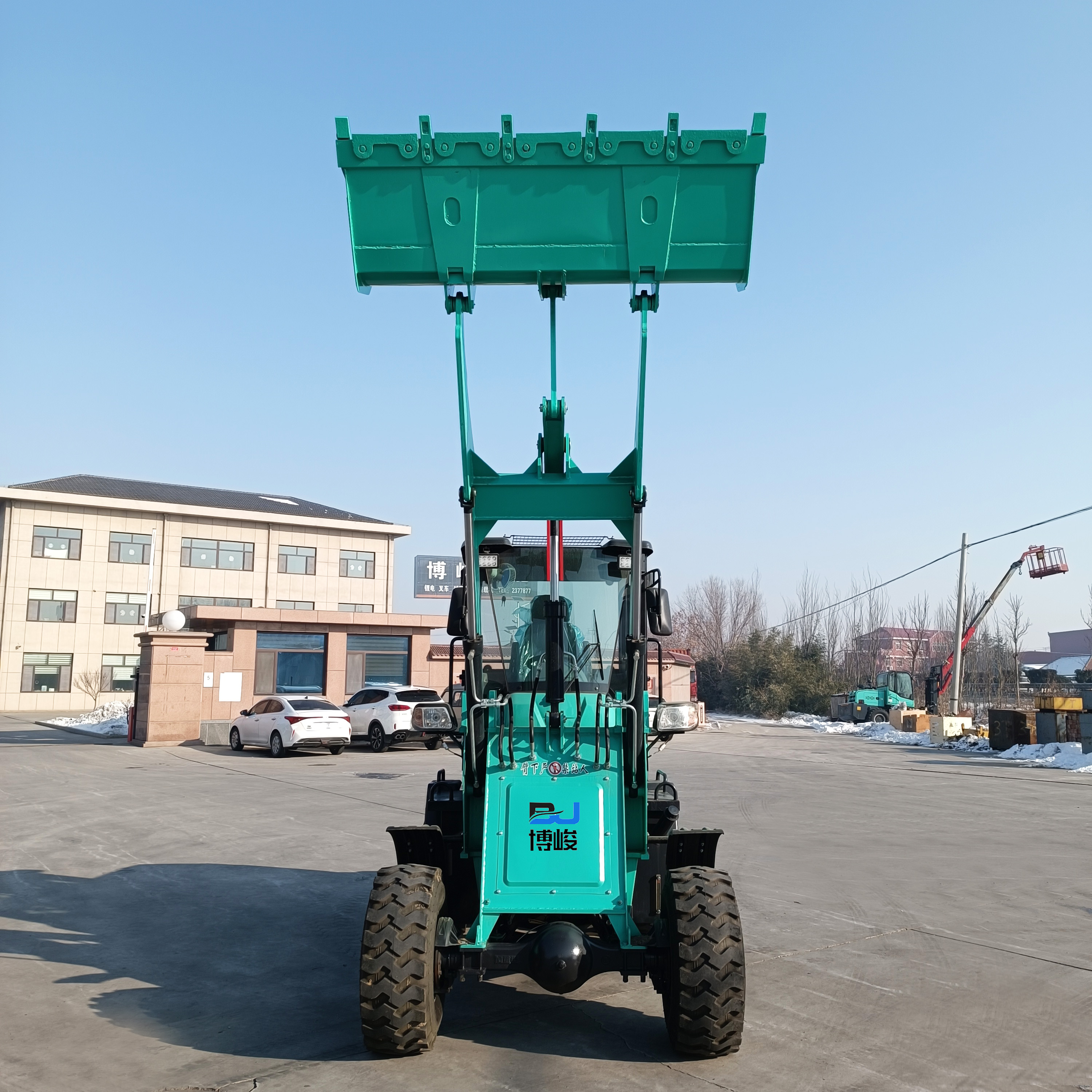 New electric four-wheel drive high-power 932 loader